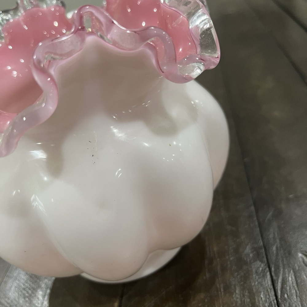 Fenton Peach Pink Crest Mellon Vase Silver Crest‎ White Milk Glass Sticker 1940s - Picture 3 of 9